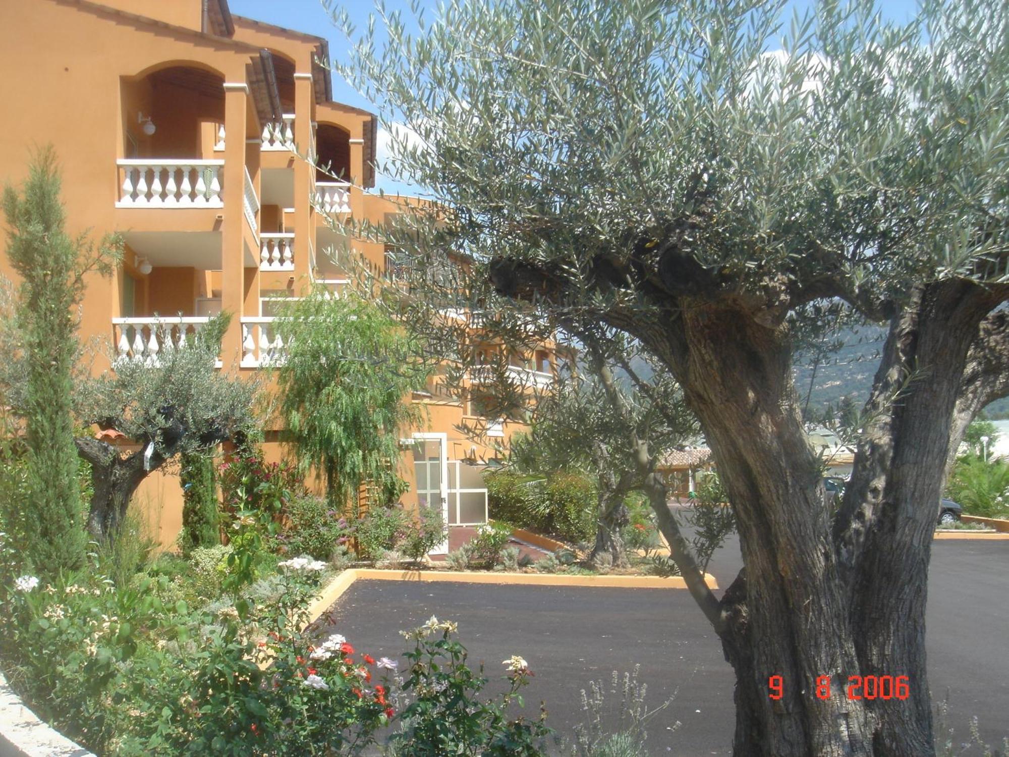 Appart Hotel Lou Castelet Каррос Екстер'єр фото